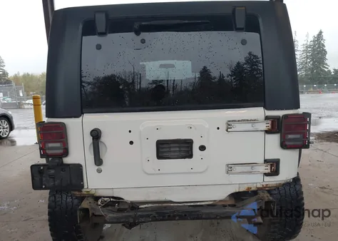 2010 Jeep Wrangler Unlimited Sahara из США, поврежденный, VIN 1J4HA5H16AL151400